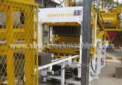 QT4-15 concrete block making machine